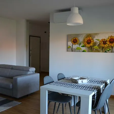 Apt. Acacia - Zona Ospedale Sant'orsola E Fiera 4* Болонья