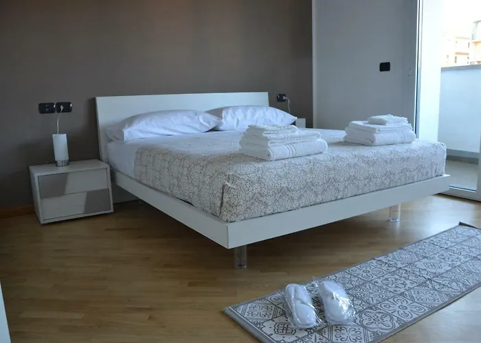 Apt. Acacia - Zona Ospedale Sant'orsola E Fiera Bed & Breakfast 4*