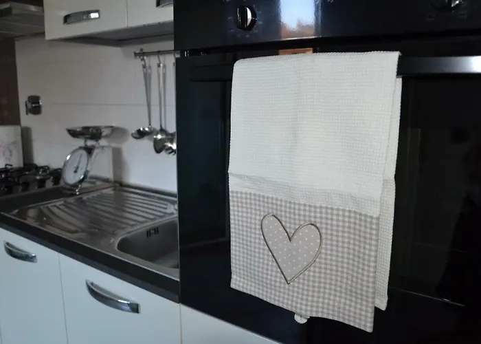 Apt. Acacia - Zona Ospedale Sant'orsola E Fiera Frühstückspension 4*