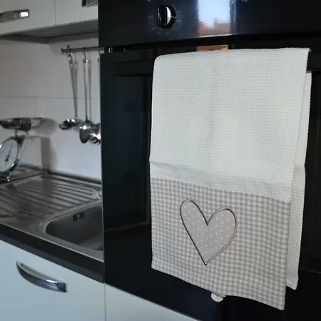 Apt. Acacia - Zona Ospedale Sant'orsola E Fiera Nocleg ze śniadaniem 4*